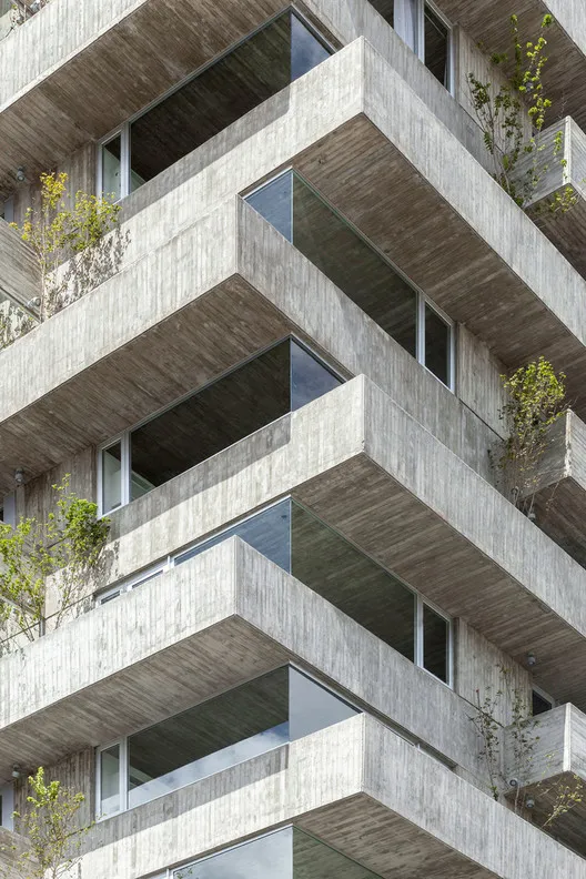 Fachada de un edificio administrado por Sergio Sapp en Rosario